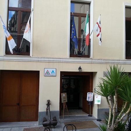 Hostel Marina Каляри Екстериор снимка