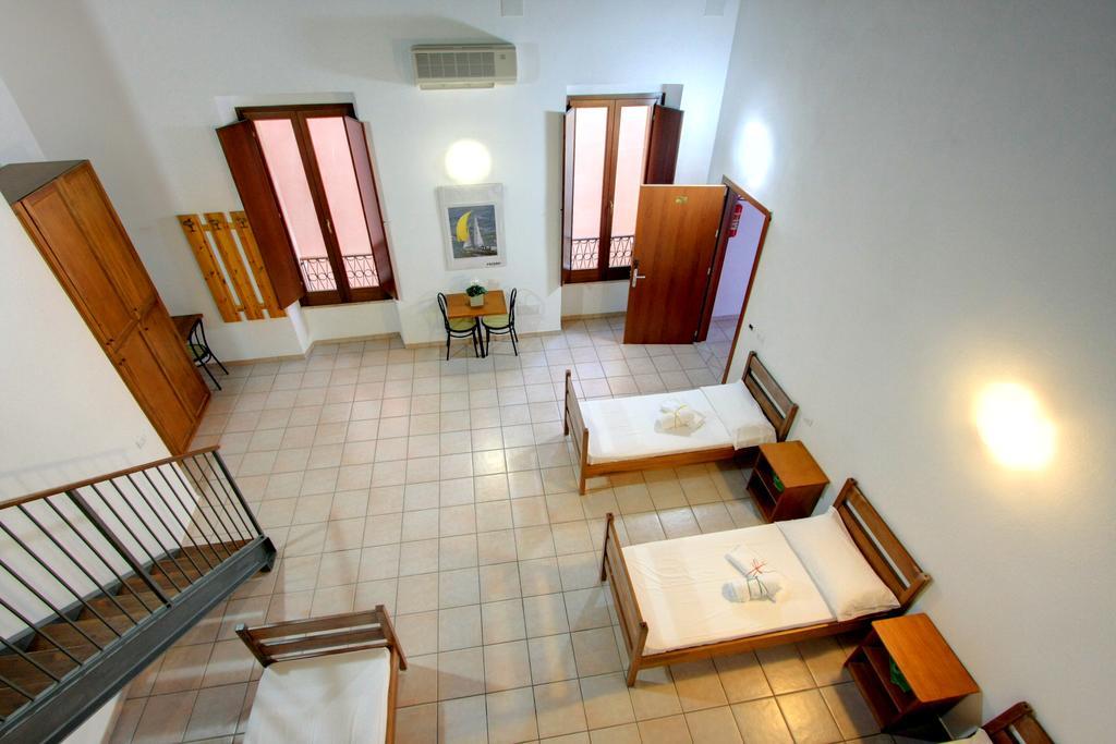 Hostel Marina Каляри Стая снимка