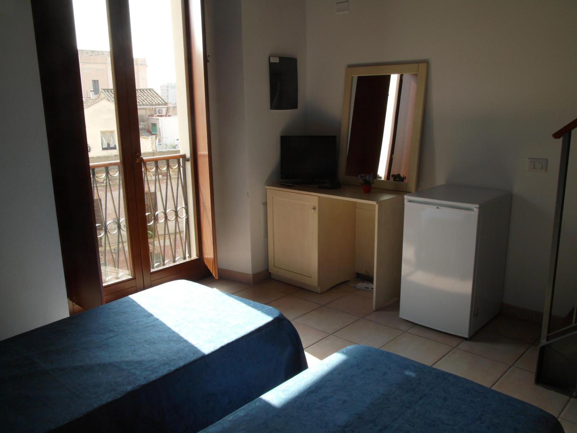 Hostel Marina Каляри Екстериор снимка