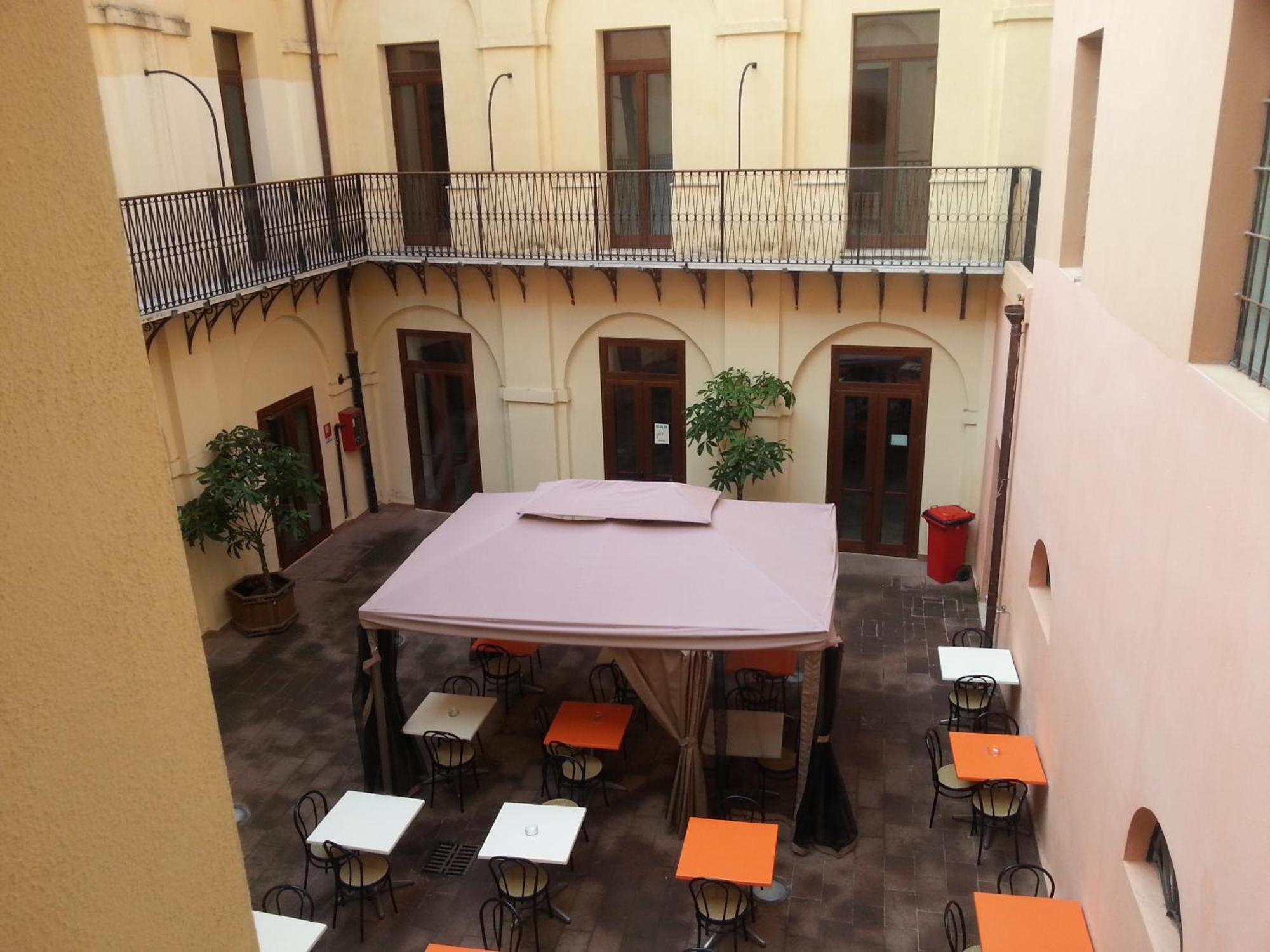 Hostel Marina Каляри Екстериор снимка