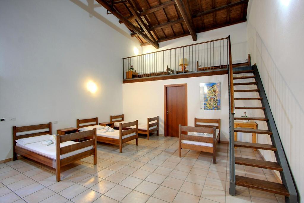 Hostel Marina Каляри Екстериор снимка