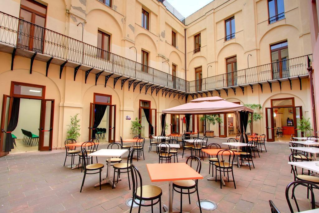Hostel Marina Каляри Екстериор снимка