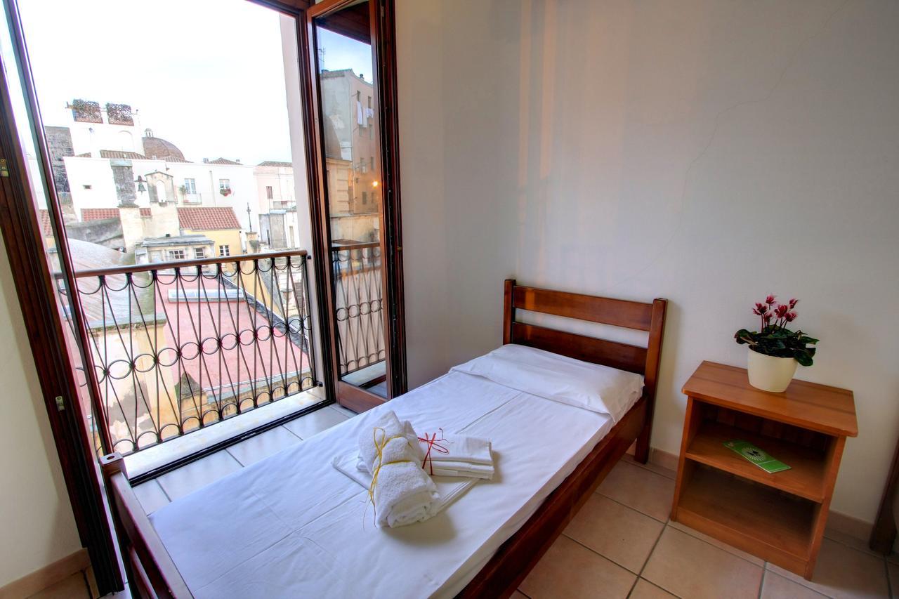 Hostel Marina Каляри Екстериор снимка
